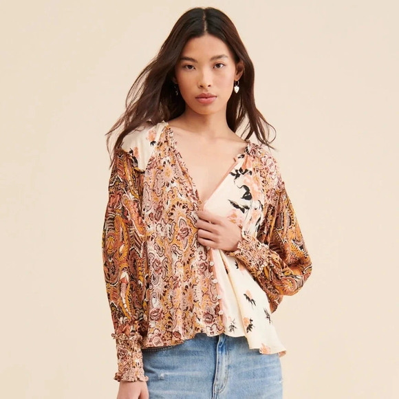 Free People Tops - FREE PEOPLE GEMINI BUTTONED BLOUSE SIZE M